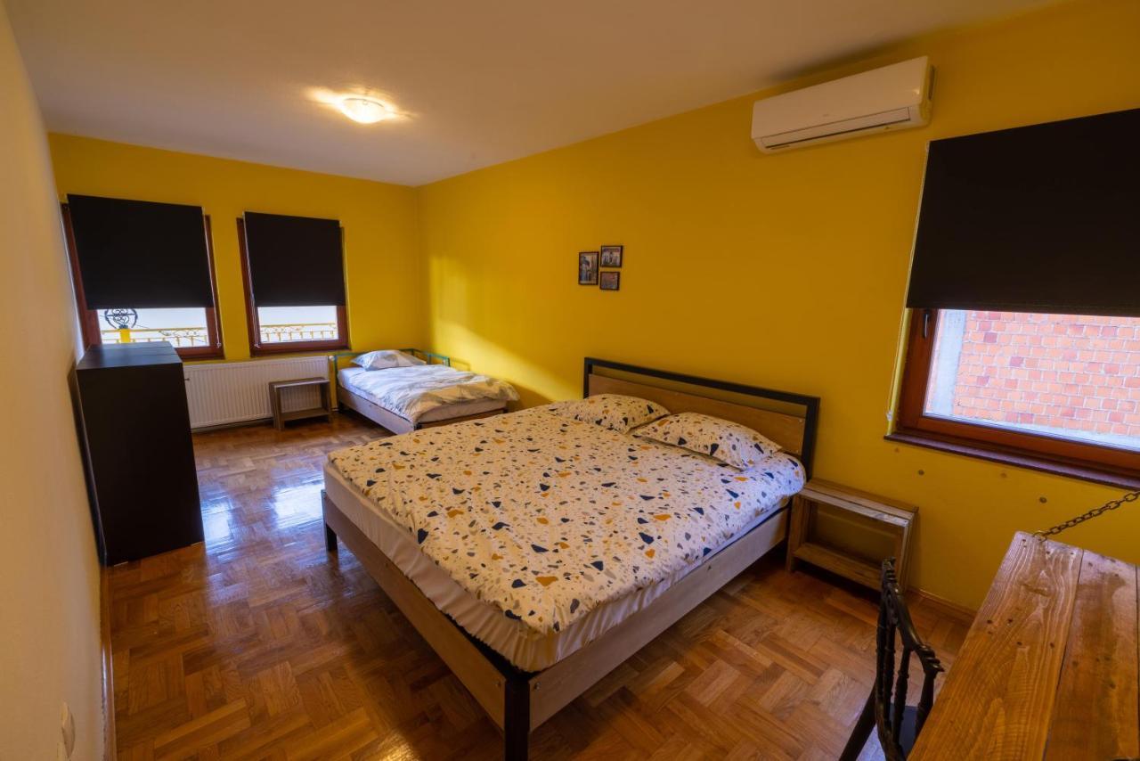 Hostel Prishtina Backpackers 普里什蒂纳 外观 照片
