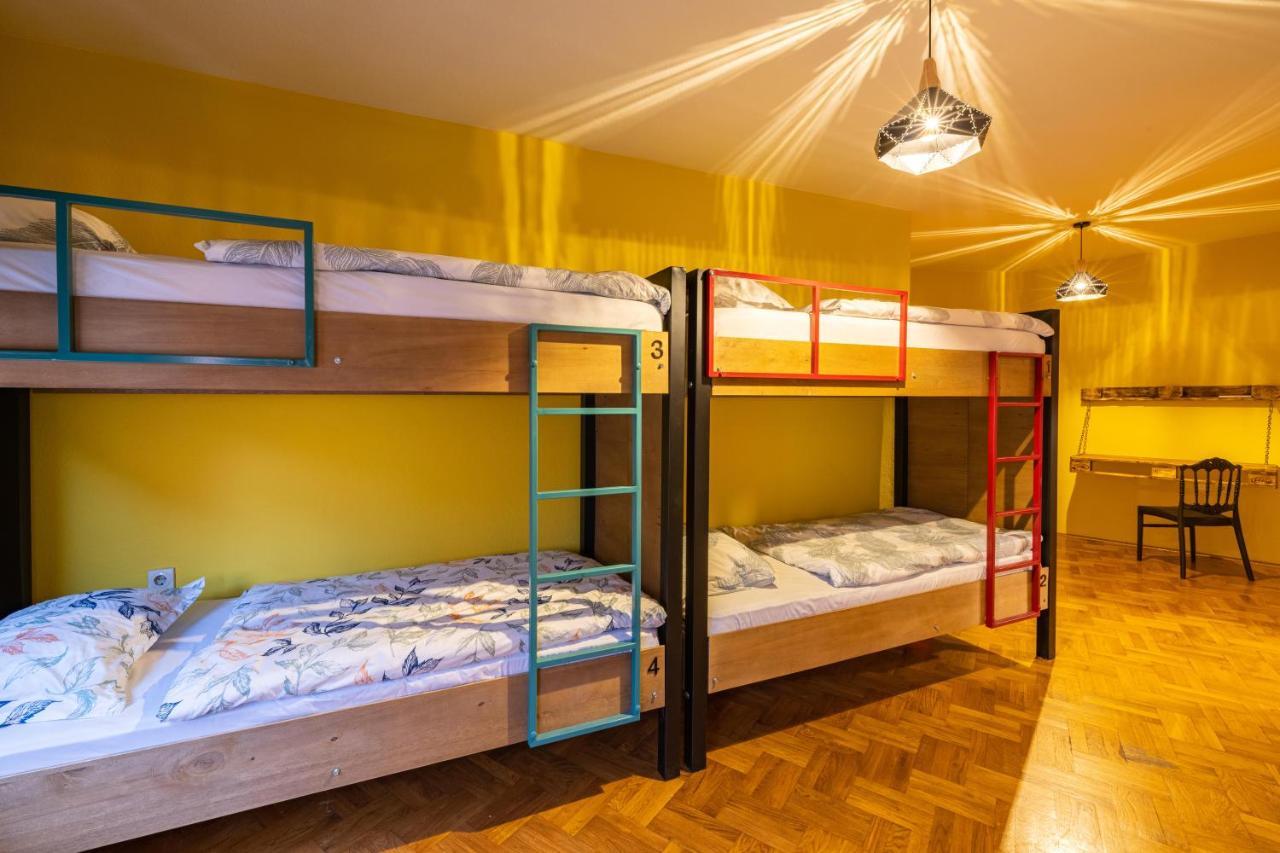 Hostel Prishtina Backpackers 普里什蒂纳 外观 照片